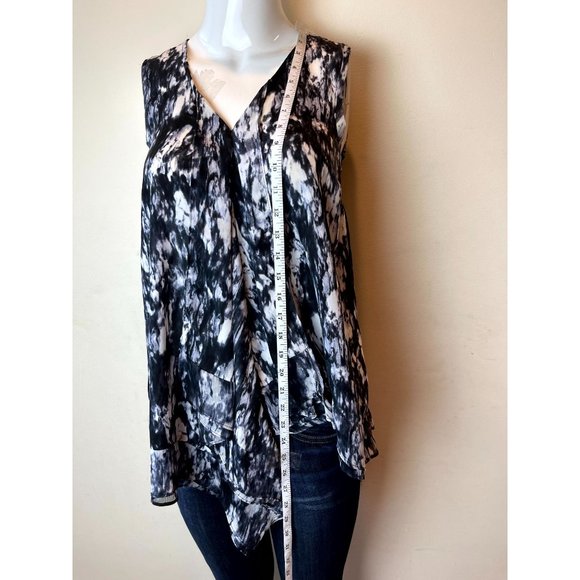 Simply Vera Vera Wang Womens Asymmetrical Blouse Top Abstract Black White SZ XS - Picture 3 of 7